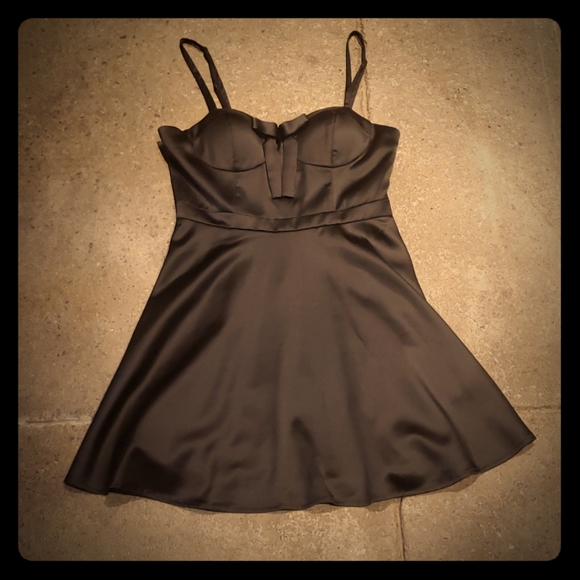 Dress - Picture 1 of 1